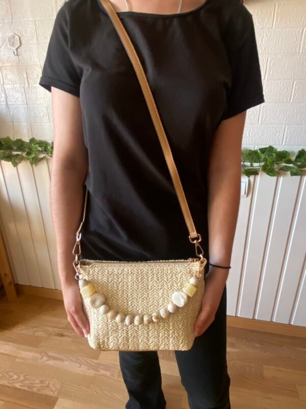 BOLSO CON PIEDRAS BEIGE