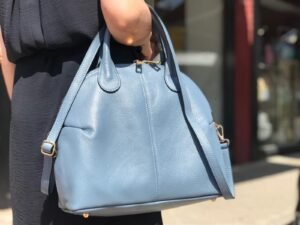 Bolso de piel italiana semiluna